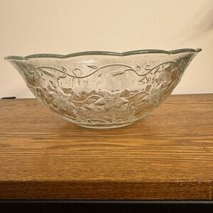 Princess House Fantasia Serving Bowl